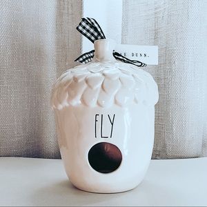 🎁 Rae Dunn FLY Acorn Birdhouse